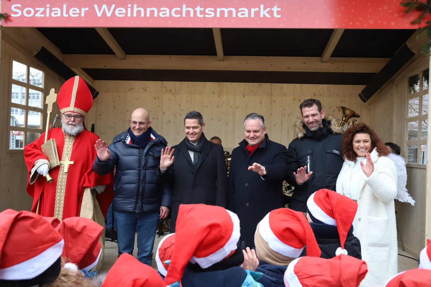 Weihnachtsmarkt, Weihnachten, Sozialer Markt, Audi, Ingolstadt, Bayern, Guter Zweck