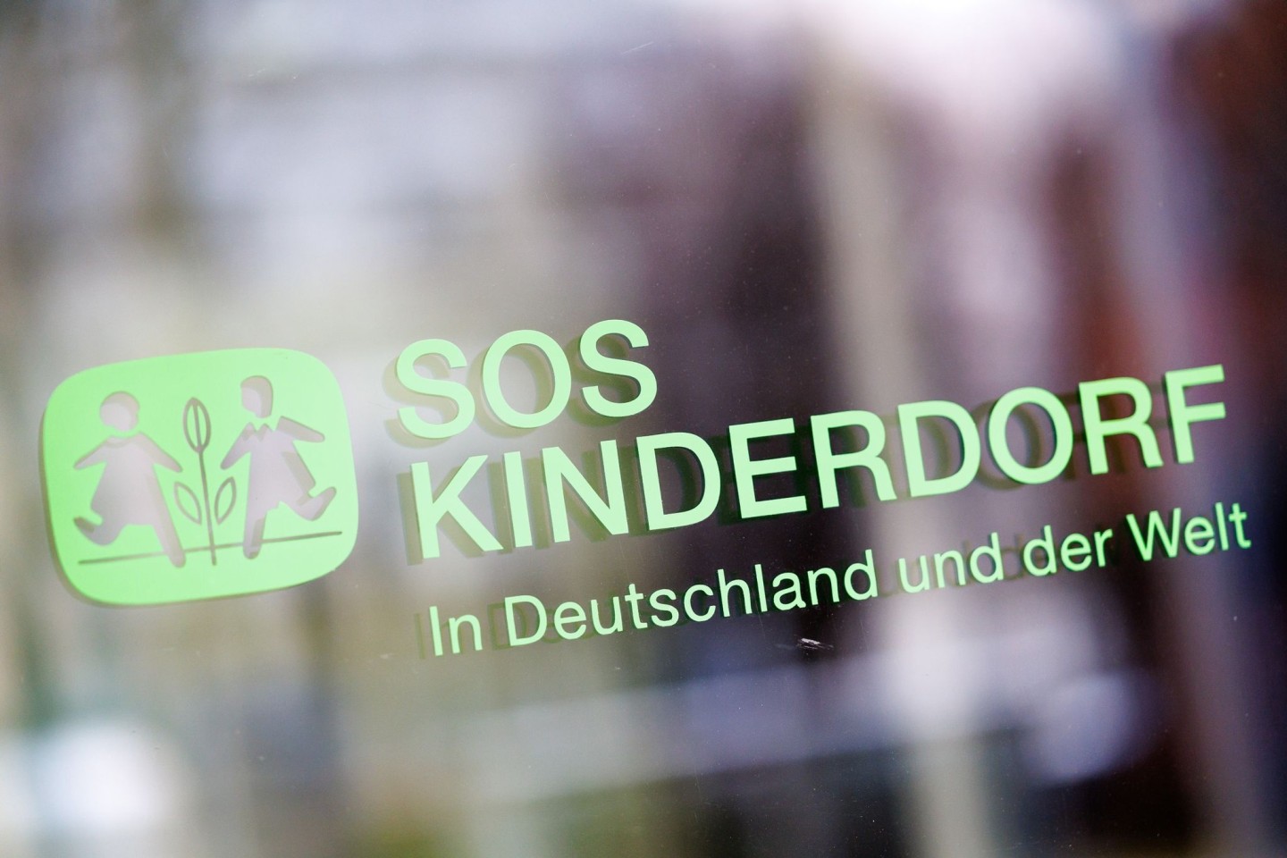 Eine Studie über ein SOS-Kinderdorf in Bayern förderte im Herbst 2021 Erschreckendes zutage: Zwei Dorfmütter sollen ihre Schützlinge gequält haben, auch von sexuellen Übergriffen ist ...